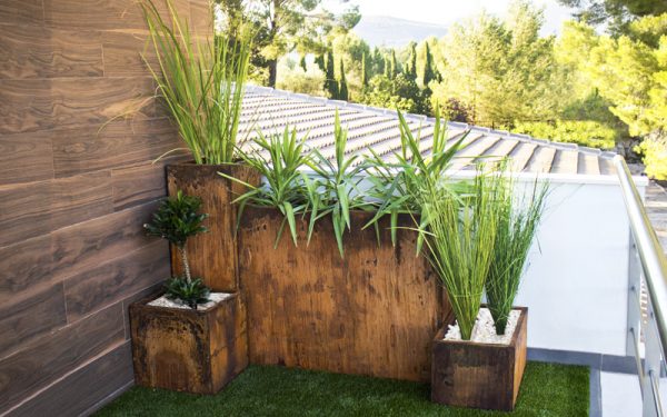 Maceteros cuadrados de acero corten para terrazas y balcones